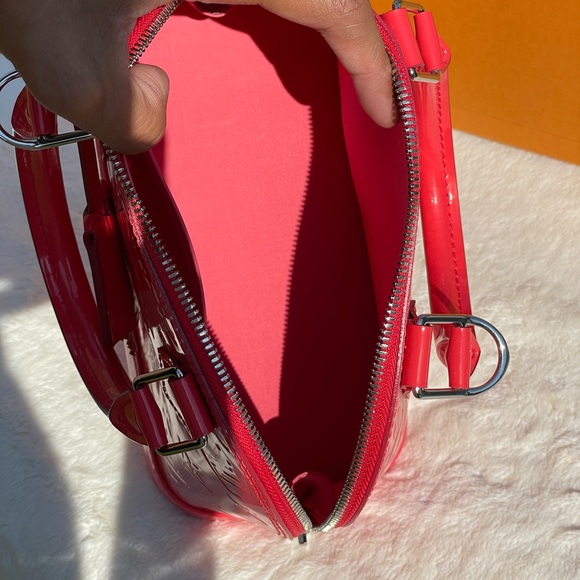 COPY - LV alma BB red vernis rayunes - Picture 13 of 16